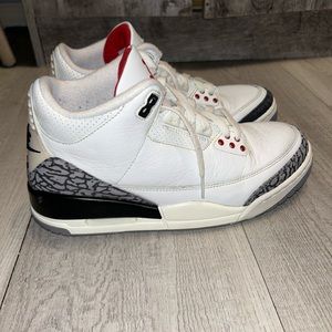 AIR JORDAN 3 RETRO 'WHITE CEMENT REIMAGINED'
MEN SIZE 7
